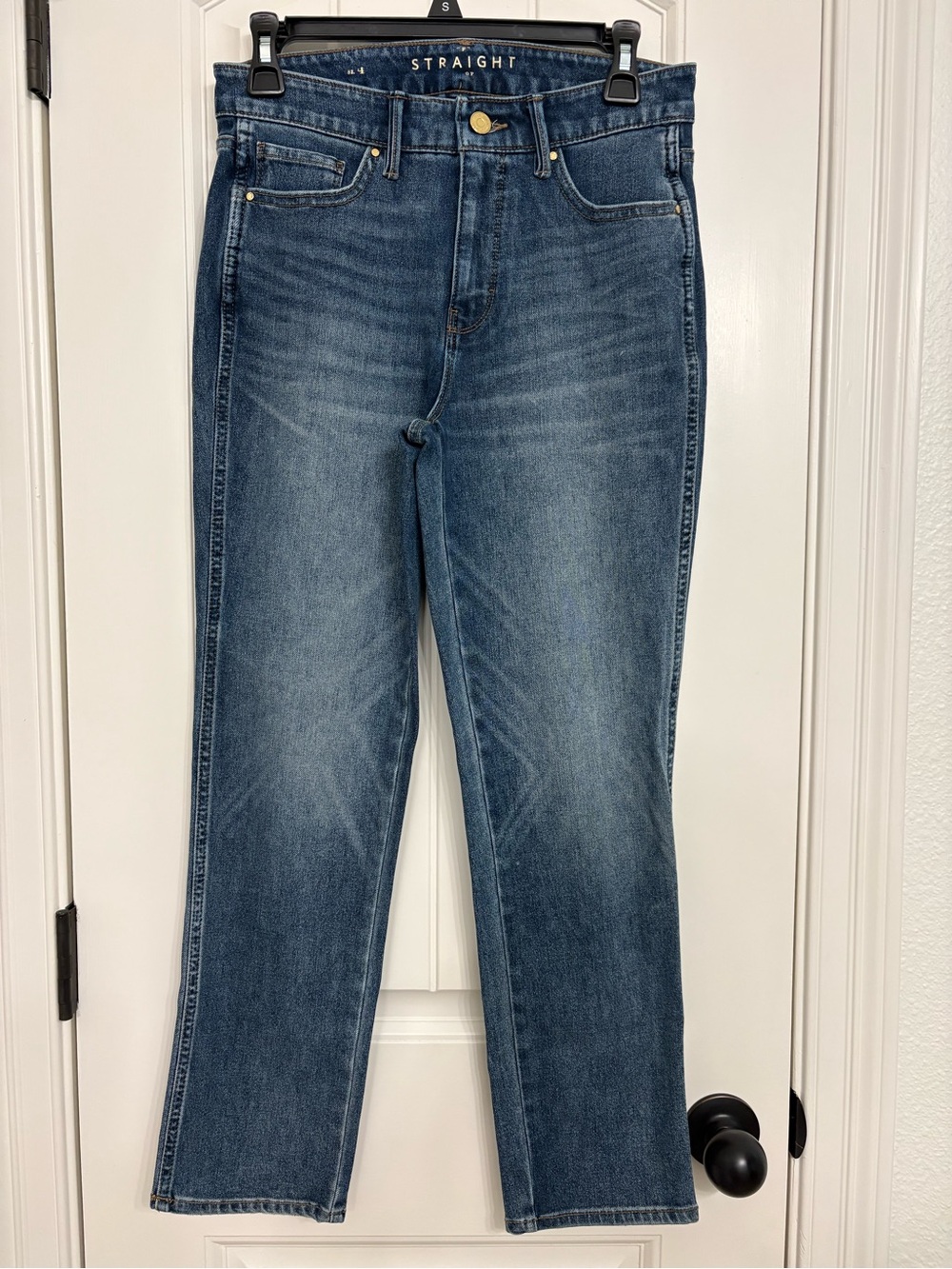 White House Black Market Women's Straight Leg Jeans - Medium Blue - Size 4